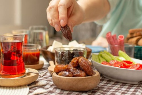 Jadwal Buka Puasa Karawang Hari Ini, 1 Maret 2026