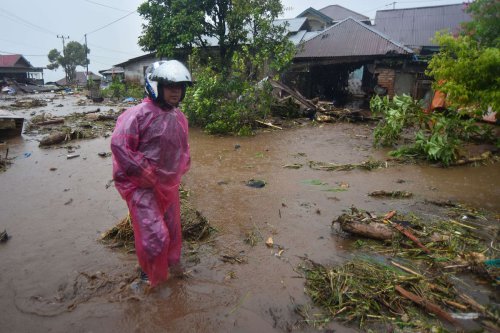 Banjir dan Longsor Kepung Agam, Akses Warga Terputus dan Jalan Provinsi Tertimbun
