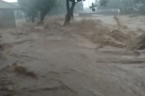 BNPB Kerahkan Tim Reaksi Cepat, Ribuan Warga Sukabumi Terdampak Banjir dan Longsor