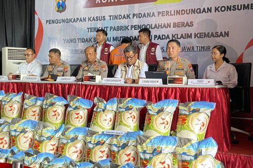 Modus Pabrik Beras Oplosan Sidoarjo: 1 Kg Beras Premium Dicampur 10 Kg Beras Biasa