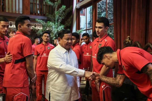 Prabowo Rogoh Kocek Pribadi Beri Hadiah Jam Rolex ke Pemain Timnas Indonesia
