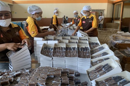 wisata Garut, wisata kuliner garut, wisata kuliner garut 2025, cara berkunjung ke pabrik dodol garut, tarif masuk pabrik dodol garut picnic, Mau Lihat Pembuatan Dodol Garut di Pabrik? Begini Caranya
