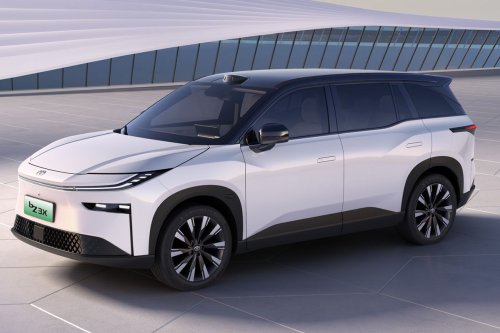 Toyota, kendaraan listrik, otomotif, mobil listrik, Toyota bZ3X, Laris Manis, Toyota Catat Pemesanan bZ3X Tembus 20.000 Unit Lebih