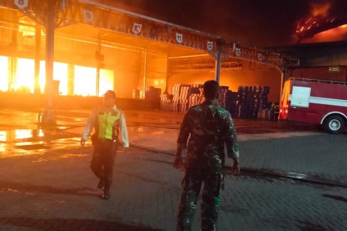 Kronologi Kebakaran Gudang PT Dua Kelinci Pati pada Senin Malam