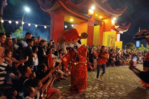 Euni Kimsin, Klenteng Hoo Tong Bio, Banyuwangi, Ketika 8 Rupang Dewa-dewi Berkumpul di Klenteng Hoo Tong Bio Banyuwangi