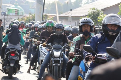 Aturan Lampu Utama Motor di Siang Hari: Keselamatan di Jalan