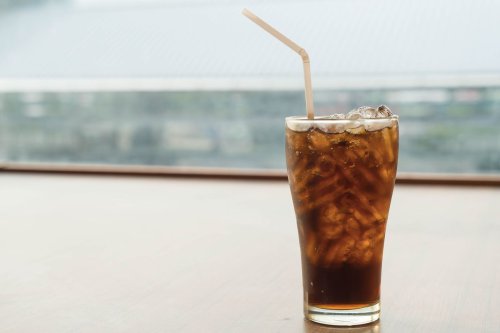 perempuan, soda, Studi Ungkap Sering Minum Soda Bisa Sebabkan Stres pada Perempuan