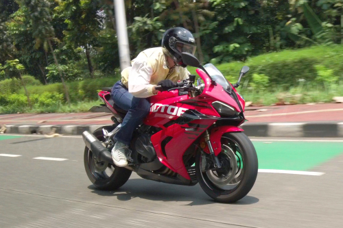 Skema Kredit QJMotor SRK 800 RR, DP Rp 70 Juta Cicilan