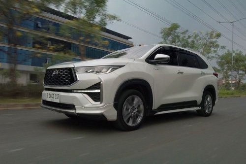 Mobil Terlaris April 2026: Innova Unggul Tipis dari Gran Max