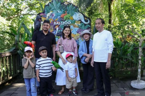 Jokowi dan Cucu Libur Lebaran ke Bali Zoo, Simak Harga Tiketnya