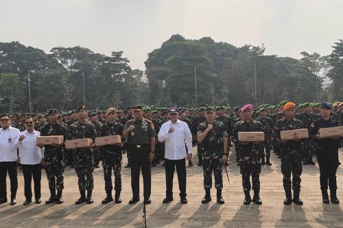 Menko Polkam Djamari Chaniago Nostalgia Saat Pimpin Apel TNI-Polri di Monas