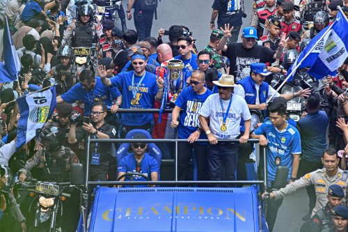 Pawai Persib Juara Jadi Pesta Warga, Trofi Liga 1 Pulang ke Bandung