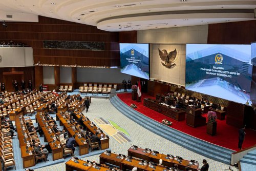 DPR Setujui 8 Poin Percepatan Reformasi Polri, Tegaskan Kedudukan Tetap di Bawah Presiden