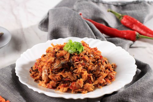 Trik Bikin Tongkol Suwir Kemangi Anti Amis, Masak Kering Tak Perlu Minyak