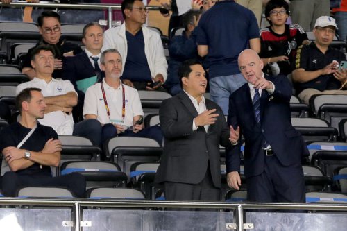 Erick Thohir Terbang ke Qatar dan Bertemu Presiden FIFA, Ada Apa?