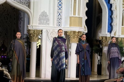 Deden Siswanto, zero waste, sustainable fashion, Kurangi Limbah Kain, Deden Siswanto Ubah Scarf Jadi Busana Tanpa Digunting