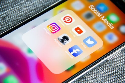 DPR Usul Warga RI Dilarang Punya Second Account Media Sosial