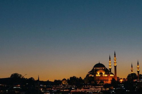 Nuzulul Quran dan Lailatul Qadar: Simak Perbedaan dan Sejarah Turunnya Al Quran
