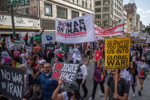 Mengapa Amerika Serikat Serang Iran dan Selalu Dukung Israel?