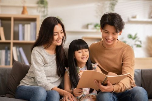 Bermain dan Tertawa Bersama Anak Tanpa Gadget Bantu Perkuat Hubungan Keluarga