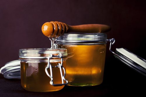 Top 5+ Cara Minum Madu untuk Redakan Sakit Tenggorokan dari Dokter