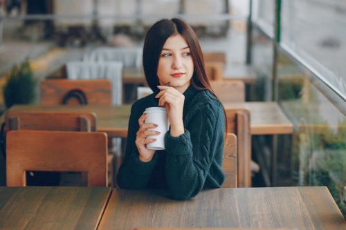 Top 20+ Pose Foto Sendiri yang Bikin Feed Instagram Makin Keren