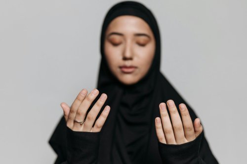 Top 6+ Doa Memohon Keselamatan Dunia Akhirat untuk Dibaca saat Rebo Wekasan 2025
