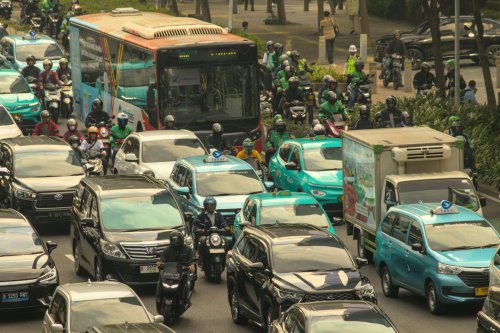 Prediksi Puncak Arus Mudik Nataru 2025/26: 24 Desember
