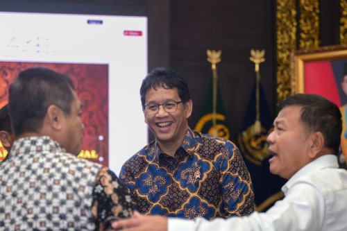 Purbaya Yudhi Sadewa, batik truntum, Menkeu Purbaya, batik purbaya yudhi sadewa, motif batik trimina, Menkeu Purbaya Kerap Kenakan Batik Trimina dan Truntum, Ini Maknanya