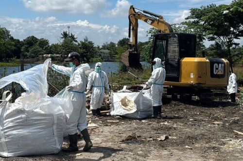Siapa Saja Pelaku dalam Kasus Pencurian Ini?, Ke Mana Limbah Radioaktif Itu Dibawa?, Apa Motif Para Pelaku?, Apa Bahaya Radioaktif Cesium-137 bagi Manusia?, Kronologi Pencurian 200 Kg Limbah Radioaktif Cs-137 di Cikande hingga Dijual ke Lapak Besi