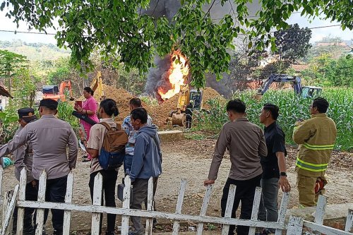 Ledakan Sumur Minyak Ilegal di Blora Terjadi Saat Pengeboran, Ibu dan Balita Kritis