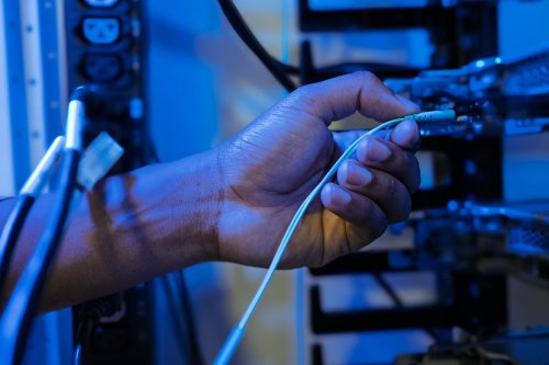 Risiko kerugian besar jika jaringan tidak siap, AI bisa jadi peluang atau beban, 6 sinyal pergeseran arsitektur jaringan, Potensi pertumbuhan dan efisiensi, Dukungan dari "top management", Riset Cisco: Modernisasi Jaringan Jadi Kunci Penerapan AI dan IoT Perusahaan Indonesia