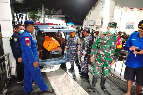 Mereka yang Bertahan di Selat Bali Saat KMP Tunu Pratama Jaya Tenggelam, Ada yang Peluk Jasad Sang Ayah