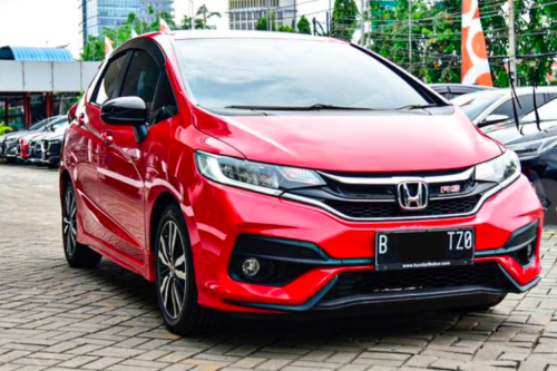 Honda Jazz vs Toyota Yaris: Persaingan Hatchback Terpanas di Indonesia