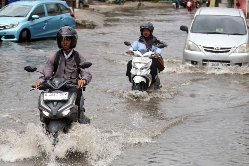 Cuaca Ekstrem Mengintai, BMKG Prediksi Hujan Lebat dan Angin Kencang Landa Indonesia