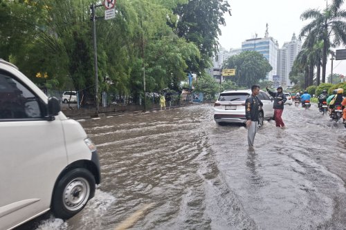 Kawasan Sunter Masih Banjir, Motor Sempat Boleh Masuk Tol