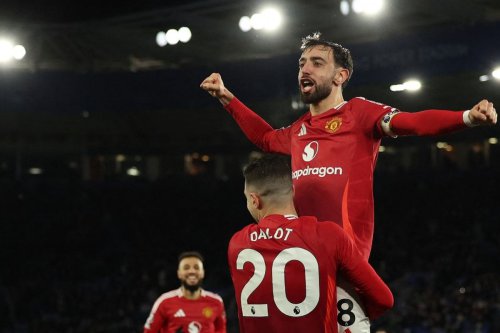 Manchester United Masih Inkonsisten di Awal Musim, Prediksi Skor Liverpool vs Manchester United, Prediksi Susunan Pemain&nbsp;Liverpool vs&nbsp;Manchester United, Fakta dan Statistik Jelang Laga Liverpool vs Manchester United, Lima Pertemuan Terakhir Liverpool vs Manchester United, Performa Terakhir Kedua Tim, Jadwal dan Link Live Streaming Liverpool vs MU, Liverpool vs MU di Liga Inggris Malam Ini: Jadwal, Prediksi, H2H, dan Link Live Streaming