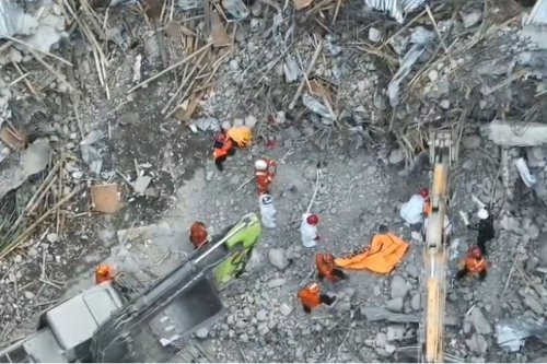 Top 54+ Jenazah Korban Ambruknya Ponpes Al-Khoziny Berhasil Dievakuasi, Proses Pencarian Dikebut 24 Jam