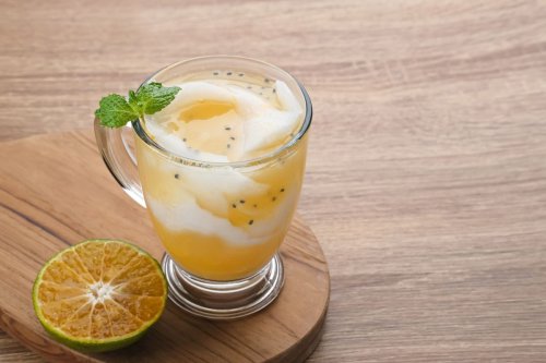 Resep Es Jeruk Kelapa, Ide Minuman Buka Puasa yang Segar
