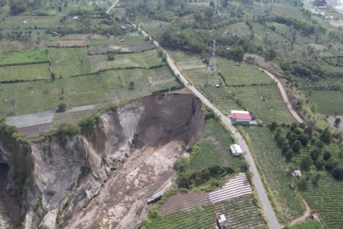 Lubang Raksasa di Aceh Tengah: Penanganan Pemerintah dan Analisis Ahli Geologi