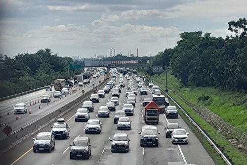 Contraflow Tol Japek Arah Cikampek Diberlakukan dari Km 55