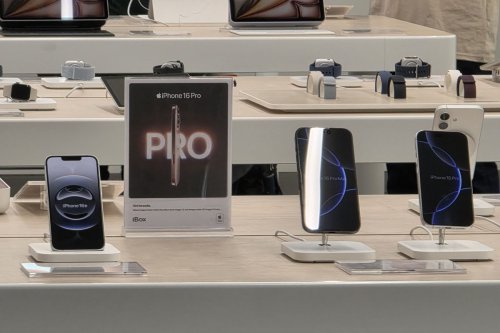 1. Harga iPhone 17 series, 2. Harga iPhone Air, 3. Harga iPhone 16 Series, Harga iPhone 15 series, Daftar Harga iPhone Hari Ini 11 Desember 2025, iPhone 16 Pro Diskon Rp 4 Jutaan