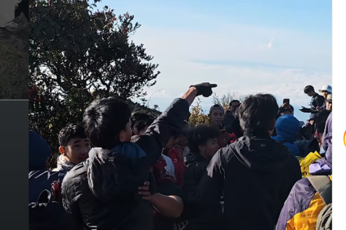 Kronologi Pendaki Gunung Lawu Rebutan Spot Foto Hargo Dumilah hingga Ricuh