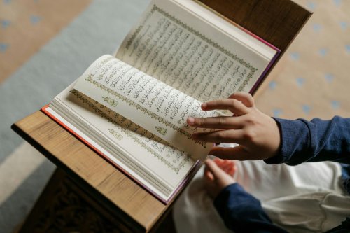 Top 5+ Amalan Lailatul Qadar yang Dianjurkan pada 10 Malam Terakhir Ramadhan