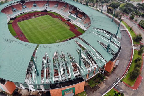 angin kencang, Ade Hasrat, Garudayaksa FC, Stadion Pakansari, Timnas Indonesia, Atap Stadion Kandang Garudayaksa FC dan Timnas Indonesia Rusak Akibat Angin Kencang