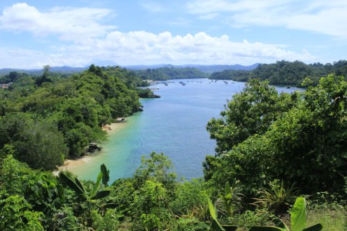 1. Pantai Balekambang, 2. Pantai Tiga Warna, 3. Pantai Goa Cina, 4. Pantai Sendang Biru, 5. Pantai Teluk Asmoro, 6. Pantai Clungup, 7. Pantai Batu Bengkung, Rekomendasi 7 Pantai di Malang Selatan, Cocok untuk Healing