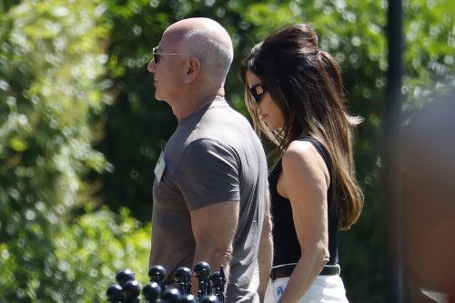 Jeff Bezos Tak Lagi Botak, Makin Curi Perhatian Setelah Menikah dengan Lauren Sanchez