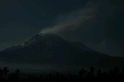 Erupsi Gunung Lewotobi Laki-laki Kembali Terjadi, Status Awas Tetap Diberlakukan