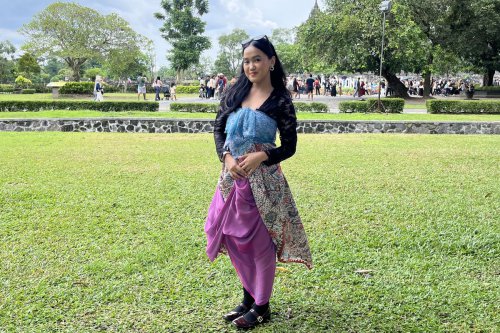 Top 6+ Tips Mix and Match Warna Kain dan Kebaya agar Terlihat Ramping