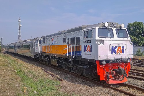 KAI Daop 7 Madiun Mulai Jual Tiket Kereta untuk Libur Akhir Tahun